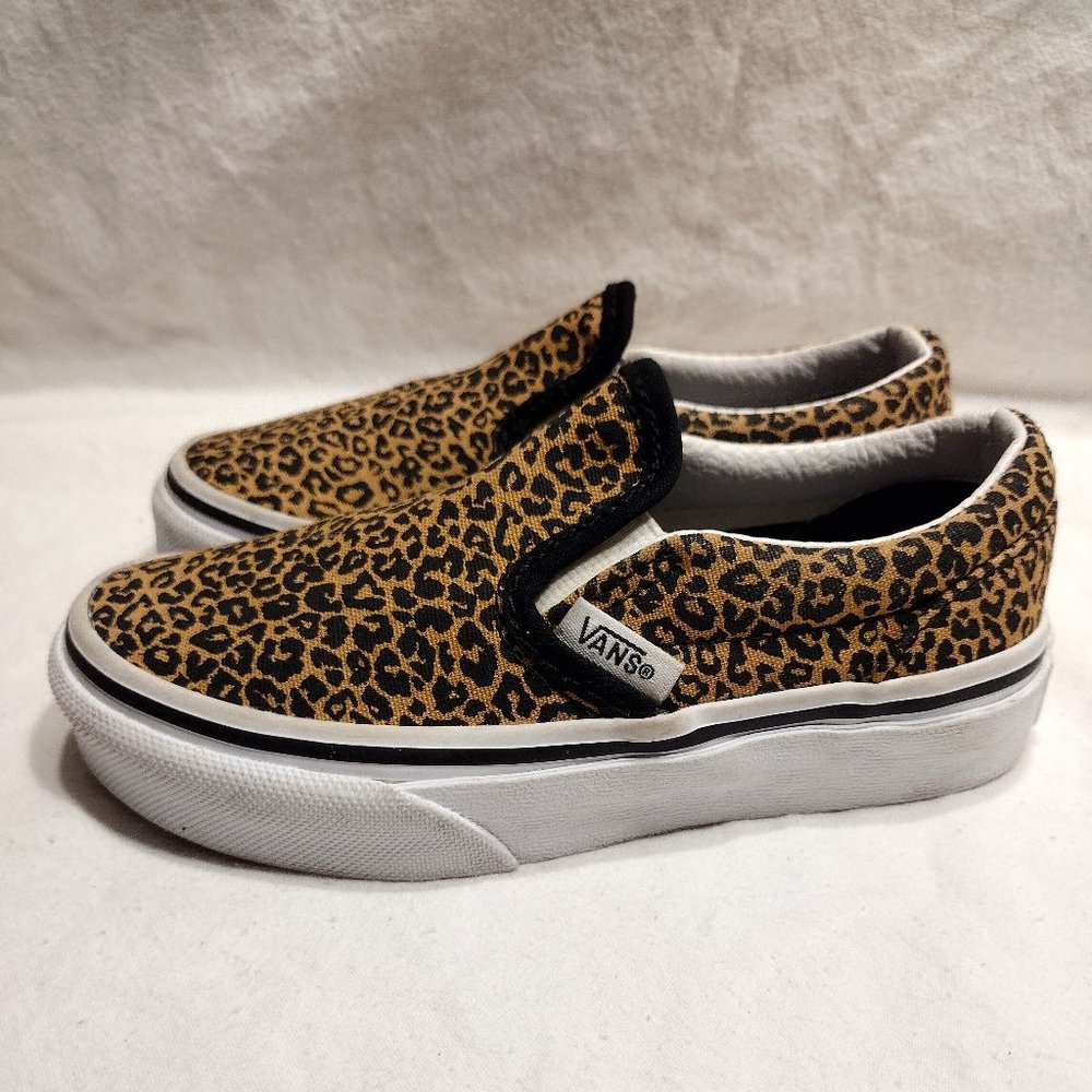 🌎 Vans || Classic Slip-On Sneaker